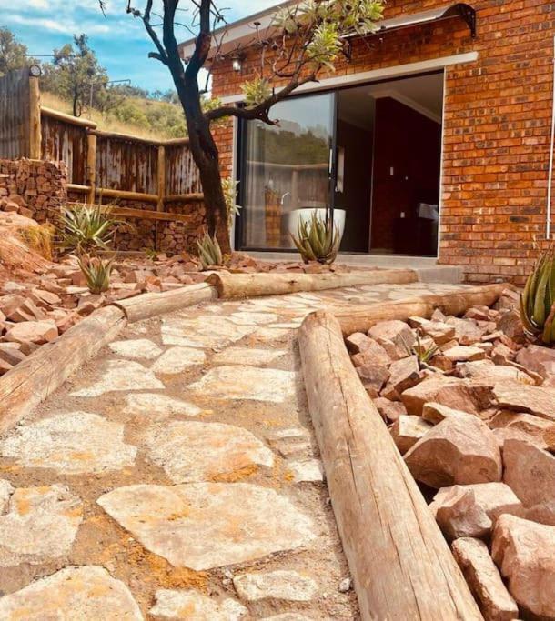 Rocky Road Mountain Lodge Претория Экстерьер фото